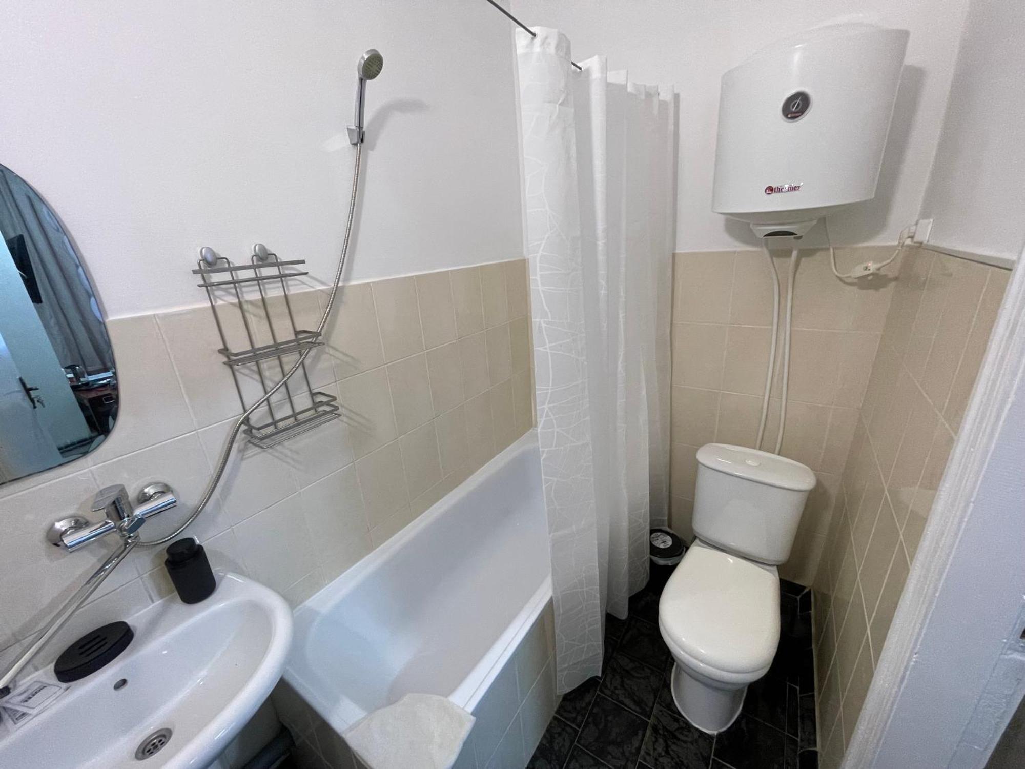 Medelean Hotel Comrat المظهر الخارجي الصورة