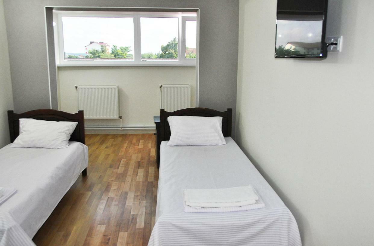Medelean Hotel Comrat المظهر الخارجي الصورة