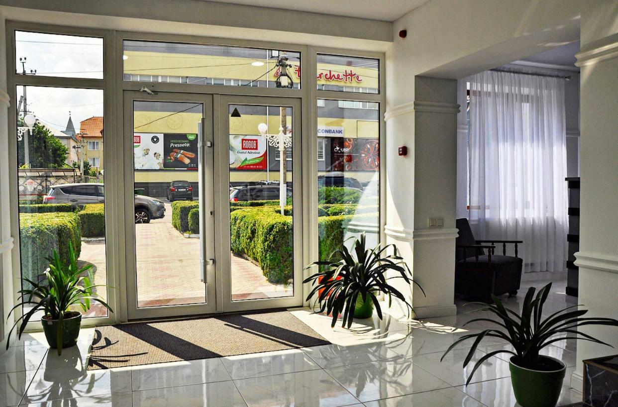 Medelean Hotel Comrat المظهر الخارجي الصورة